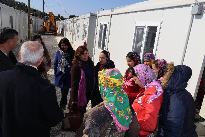 Burhaniye Belediyesinden Depremzedelere Yardım