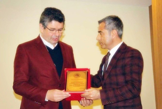 ’Genç Öğreniyor’ Semineri