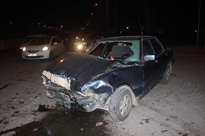 Kayseri’de Trafik Kazası: 2 Yaralı