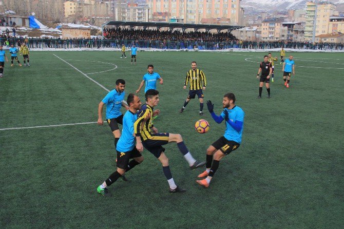 Hakkari’de Amatör Maç Heyecanı