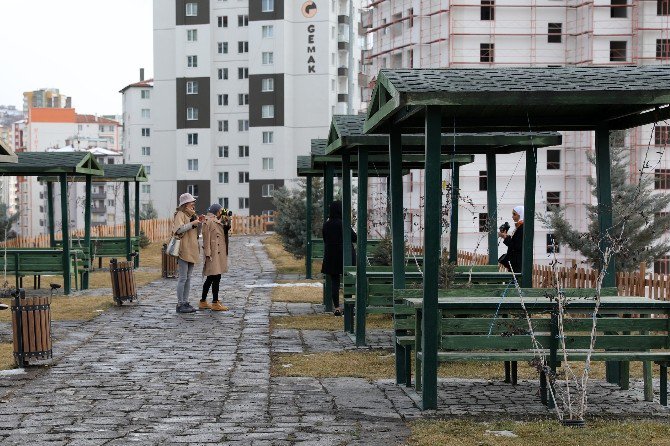 İnternet Fenomeni Arap Turistler Talas’ı Gezdi