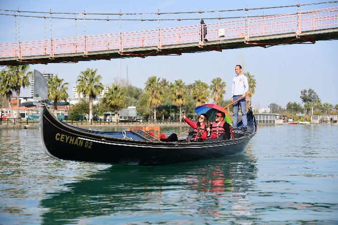 Adana’da Gondol Romantizmi