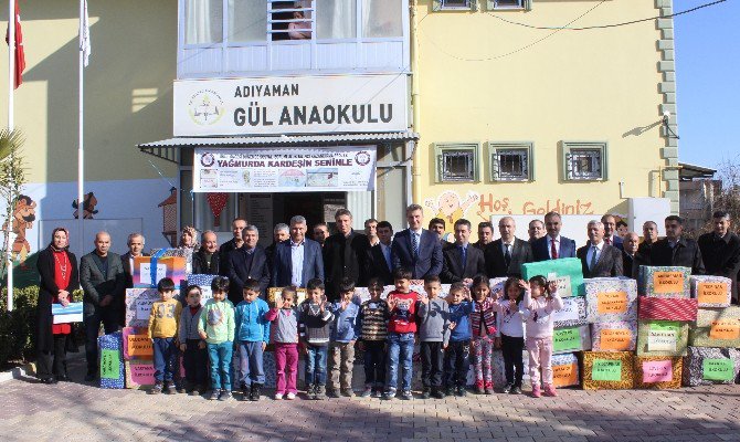 Minik Öğrenciler Köy Okullarındaki Öğrencilere Oyuncak Gönderdi