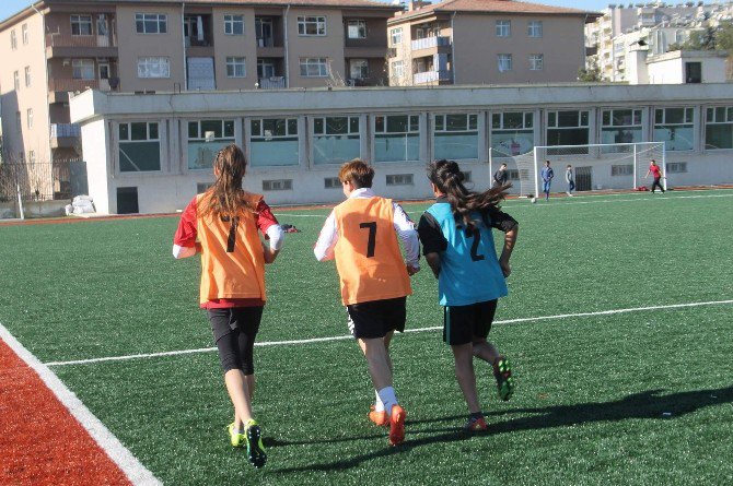 Amasyalı 5 Kadın Sporcu, Siirt’e Gönüllü Transfer Oldu