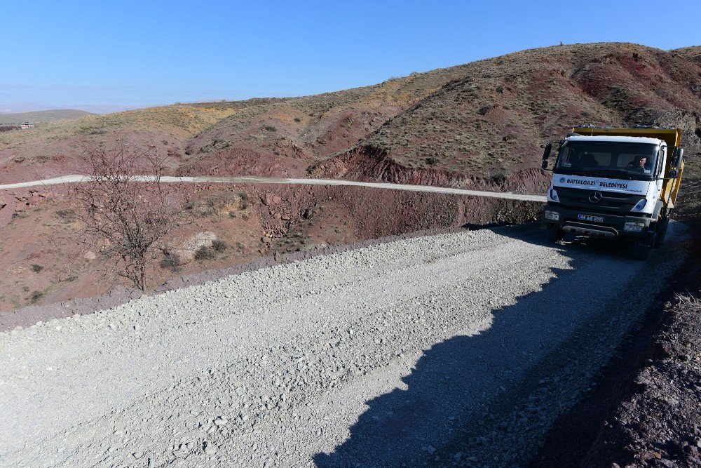 Düzyol Mahallesinde Yol Genişletme Ve Stabilize Çalışmaları Devam Ediyor