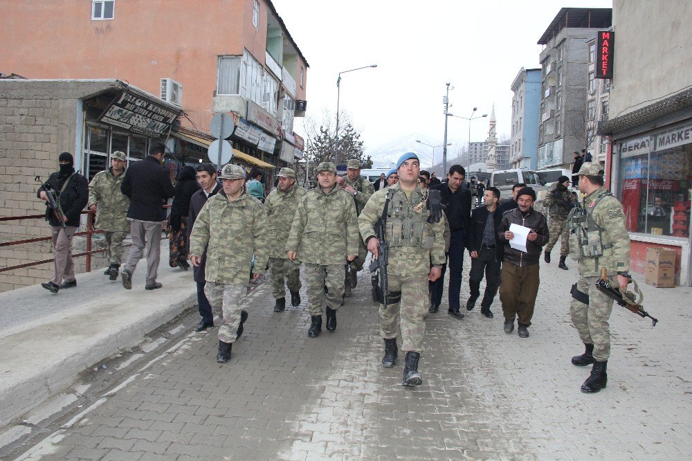 Tuğgeneral Tokel’den Şemdinli Esnafına Ziyaret