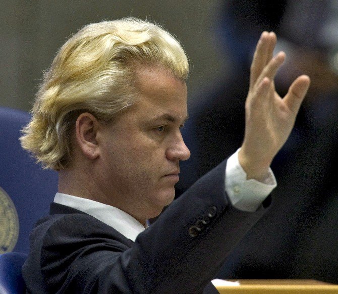 Geert Wilders Yine Haddini Aştı: