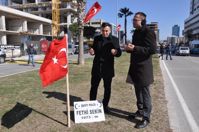 İzmir Adliyesine Kahramanın Mezar Taşı Konuldu