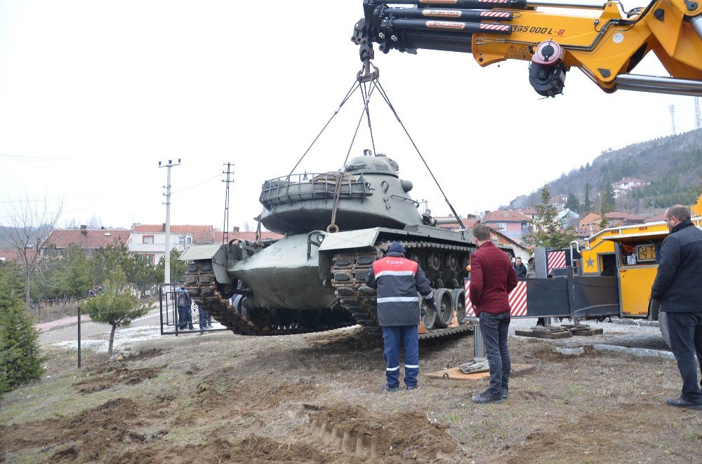 Tarihi Tank Müzedeki Yerini Aldı