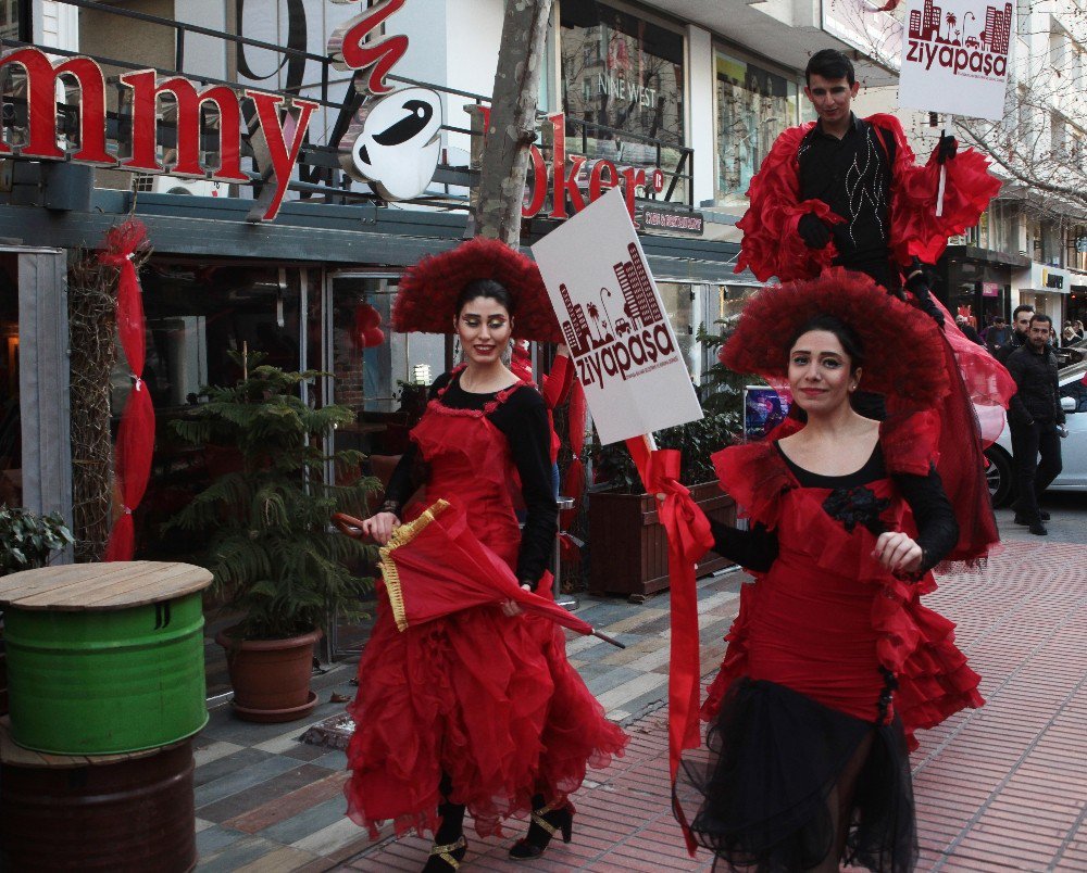 Adana’da Animasyonlu Sevgililer Günü Kutlaması