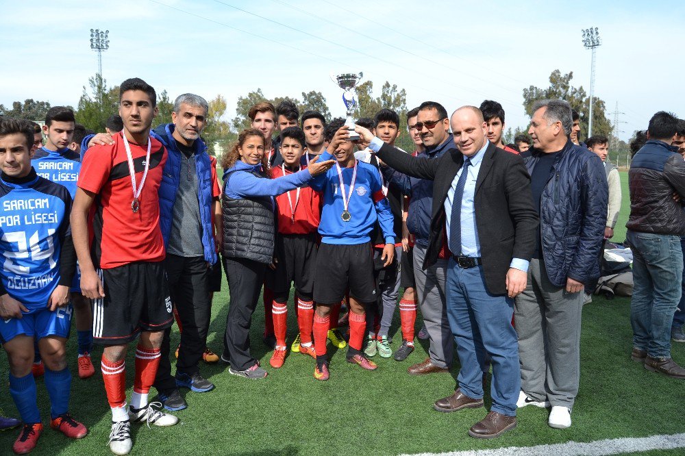 Futbolda Sarıçam Spor Lisesi Şampiyon