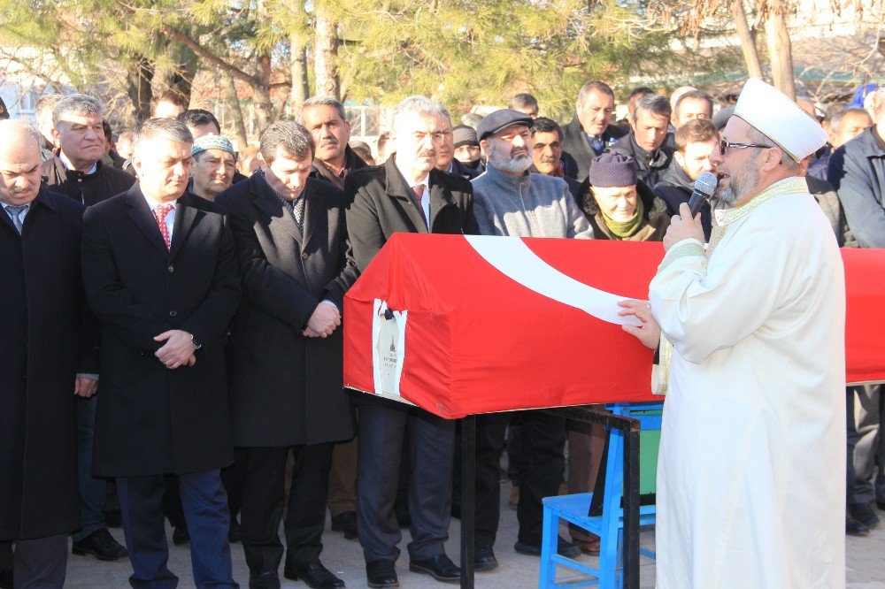 Kaymakam Sezgin Toprağa Verildi