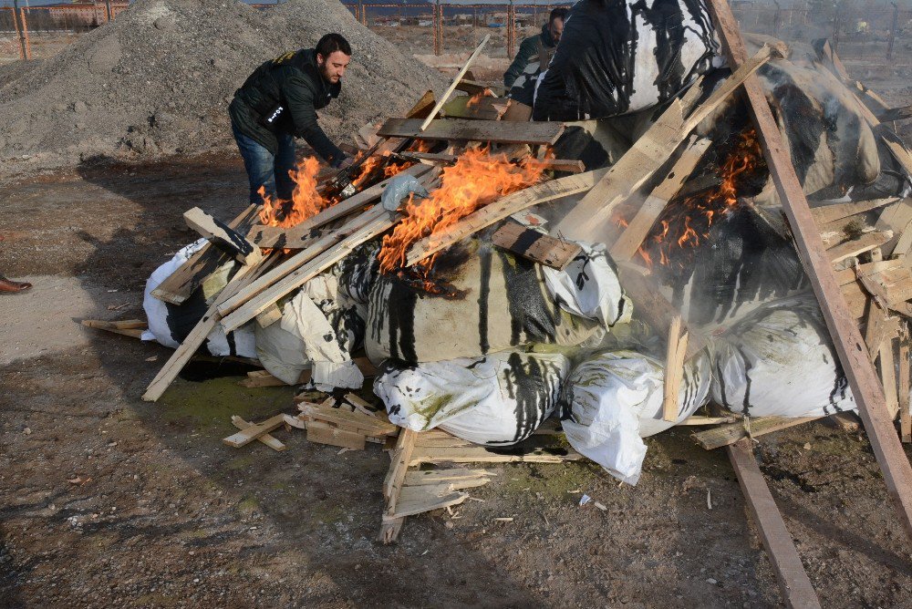 Aksaray’da 1 Ton 180 Kilo Esrar Yakılarak İmha Edildi