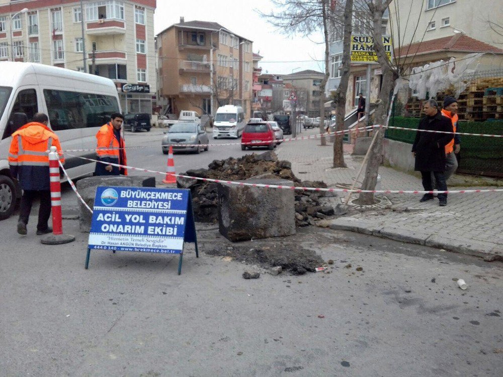 Büyükçekmece Belediyesi Fen İşleri Müdürlüğü Ekipleri Dur Durak Bilmiyor