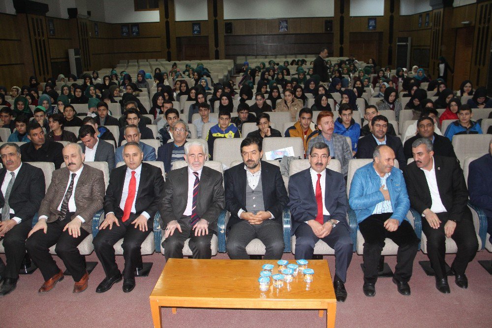 Elazığ’da İmam Hatip Öğrencilerine Seminer Verildi