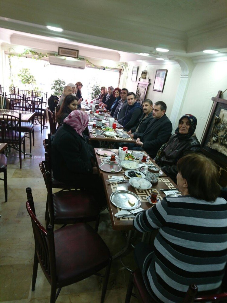 Sevgililer Günü’nde Şehit Anneleri Yemekte Buluştu