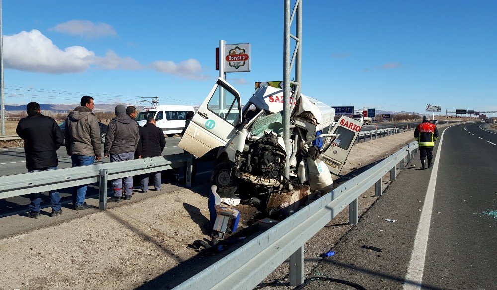 Kayseri’de Feci Kaza: 2 Ölü, 10 Yaralı