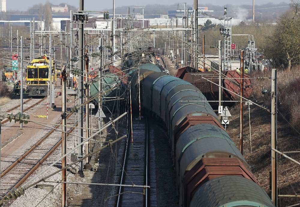 Lüksemburg’da İki Tren Çarpıştı: 1 Ölü, 6 Yaralı