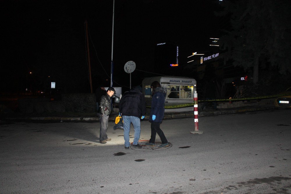 Maltepe’de Taksi Durağına Silahlı Saldırı : 1 Yaralı