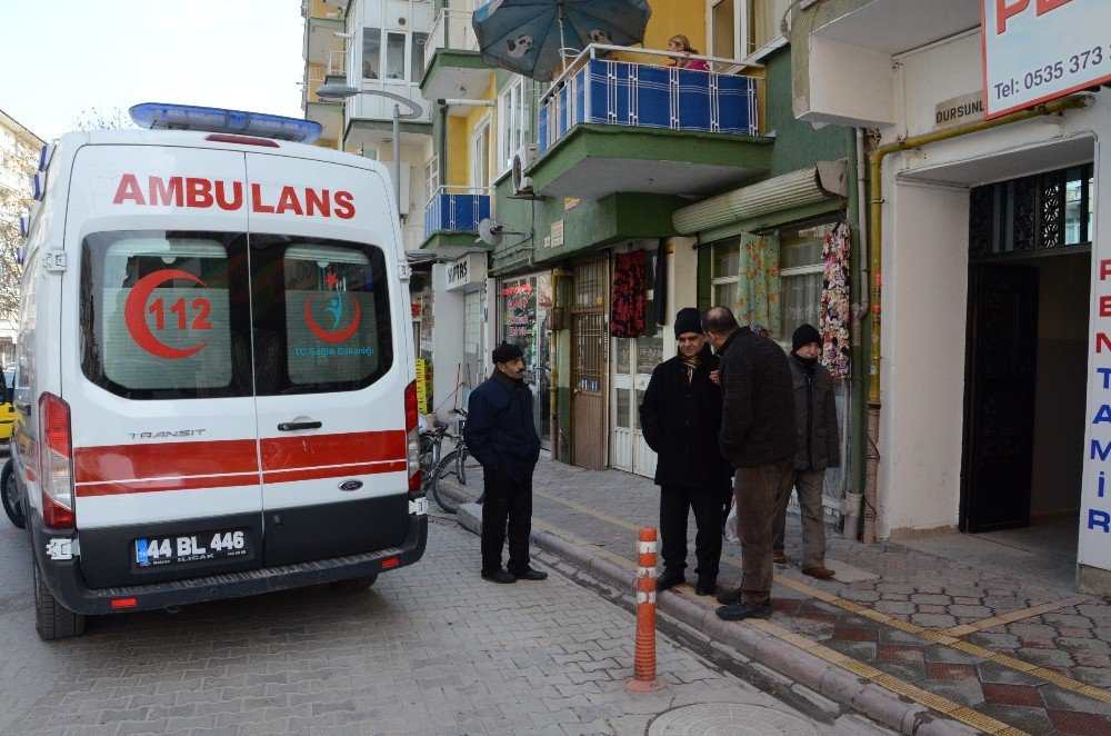 Yaşlı Adam Evinin Önünde Ölü Bulundu