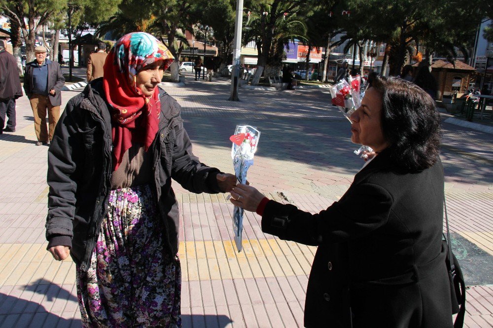 Söke Kadın Meclisi Sevgililer Günü’nü Unutmadı