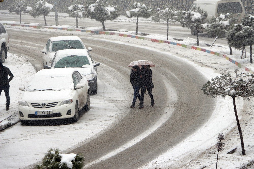 Şırnak’ta 37 Köy Yolu Ulaşıma Kapandı