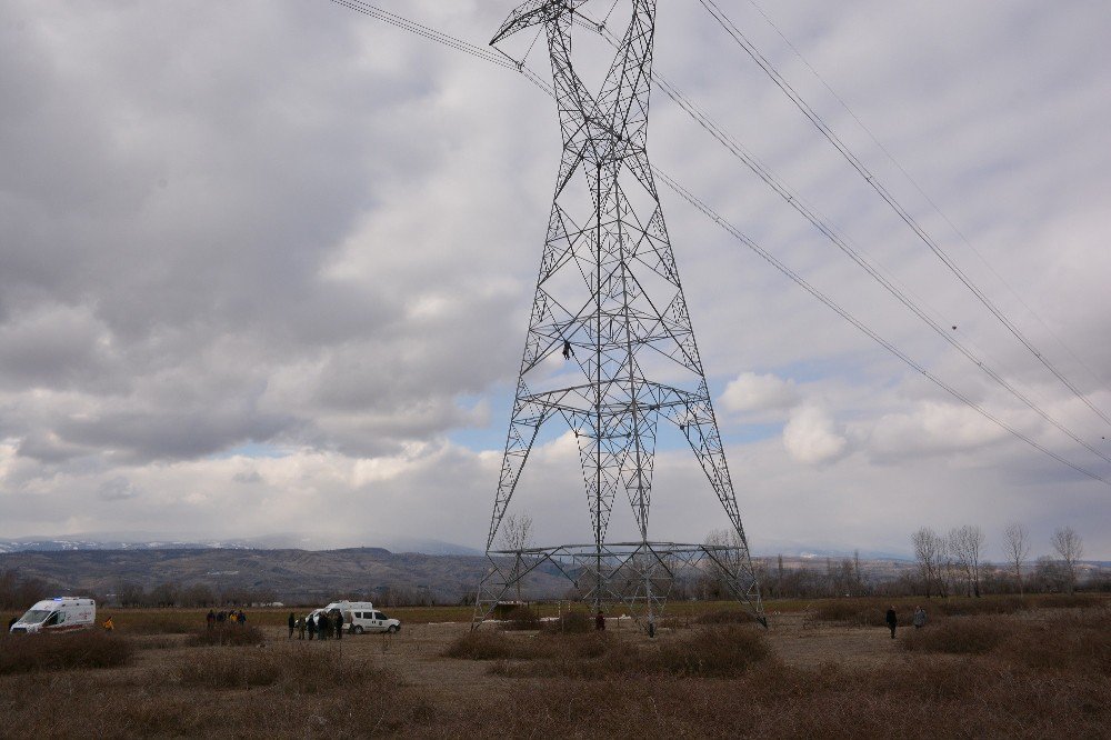 Kayıp Adamın Cesedi Elektrik Direğinde Bulundu