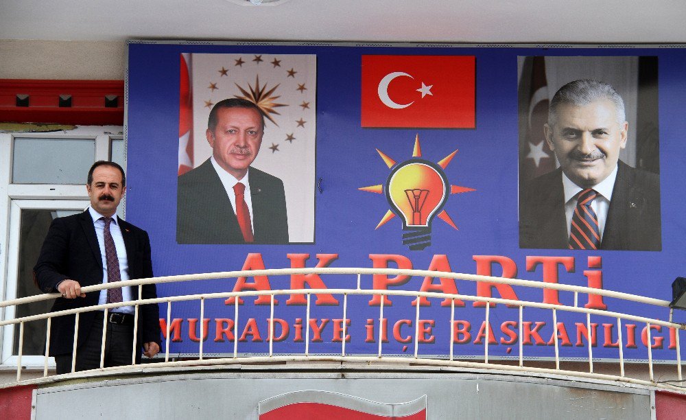 Ak Parti Yeni Binasına Taşındı