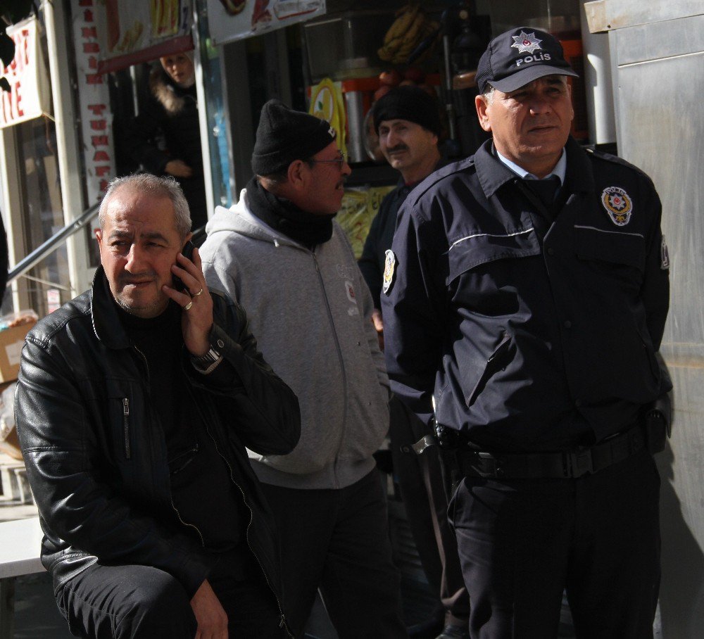 İş Yeri Zarar Görmesin Diye Şüpheli Çantayı Uzaklaştırdı