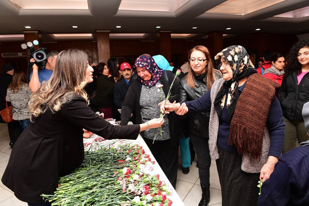 Huzurevi Sakinleri Sevgililer Günü’nde Tiyatro Keyfi Yaşadı