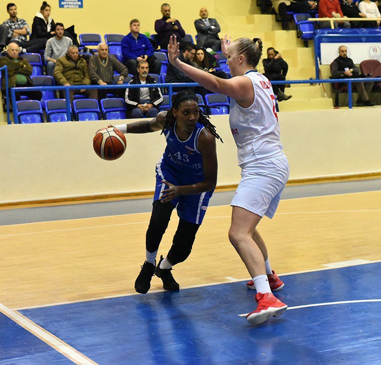 Bornova Becker Spor Seriyi Devam Ettiremedi