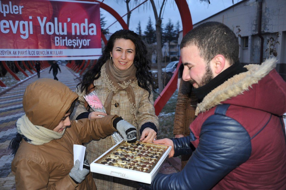 Sevgililer Gününde Kalpler Sevgi Yolunda Birleşti