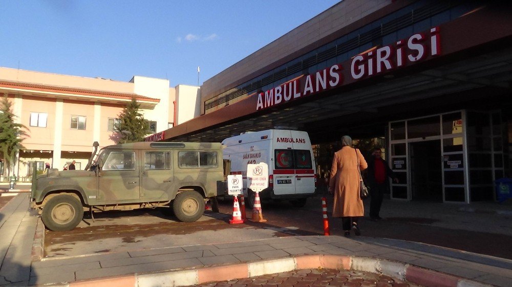 El Bab’da Kirpi Aracının Devrilmesi Sonucu Yaralanan Askerler Türkiye’ye Getirildi