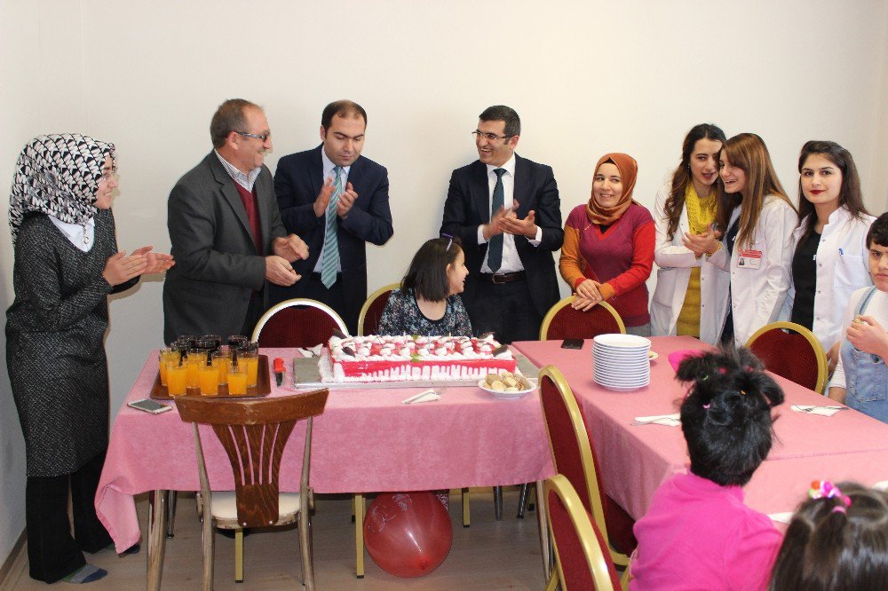 Engelsiz Yaşam Bakım Ve Rehabilitasyon Merkezinde Doğum Günü Etkinliği