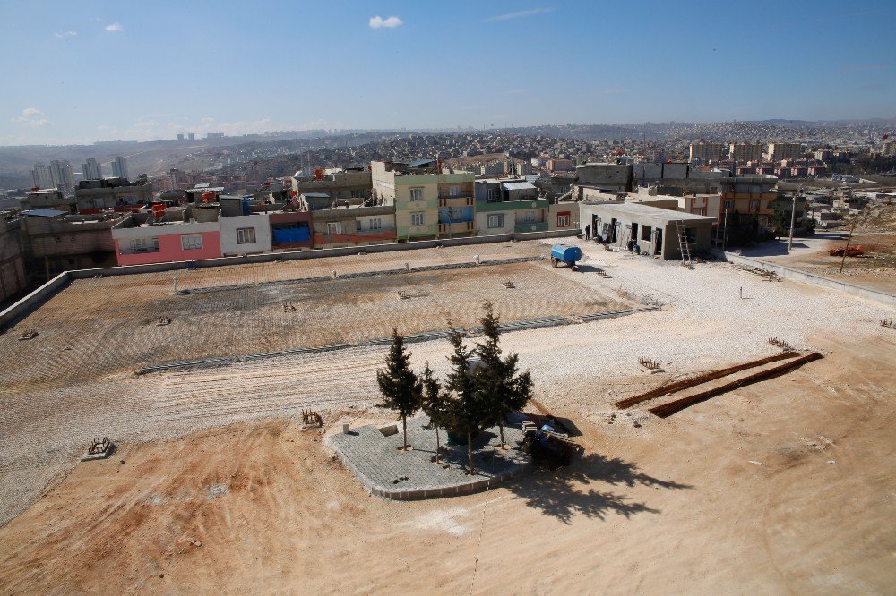 İncilikaya Uzay Çatılı Pazar Yeri Hızla Yükseliyor