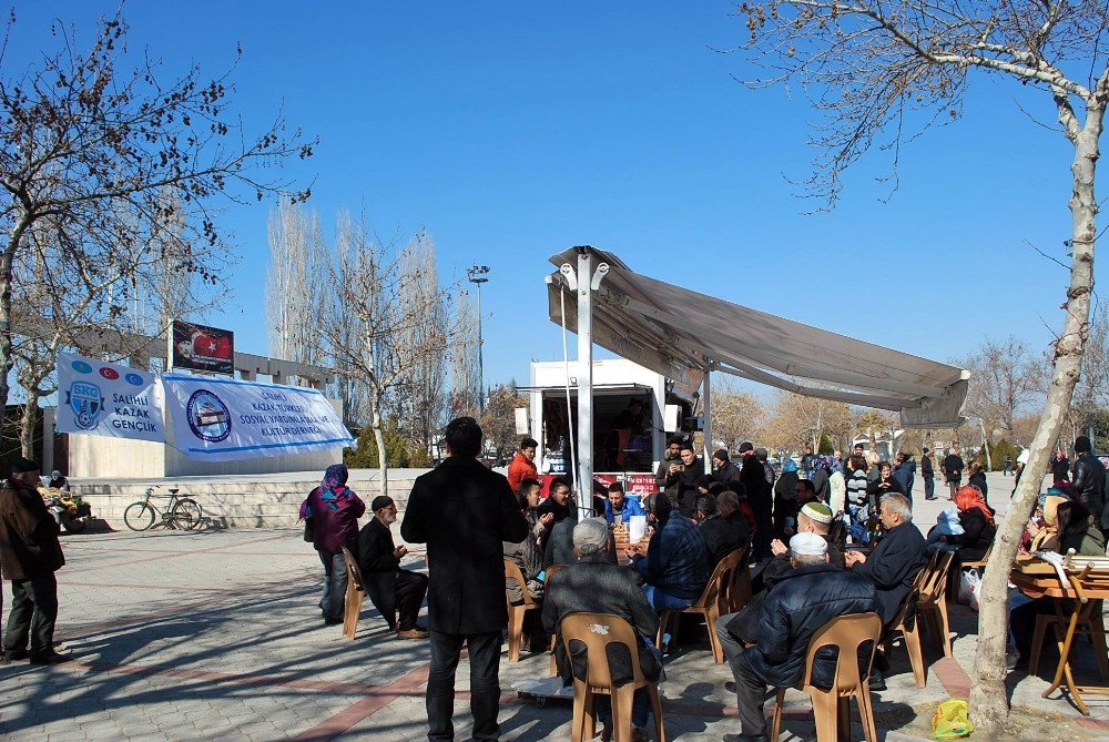 Salihli Kazak Türkleri’nden Şehitler Anısına Lokma Hayrı