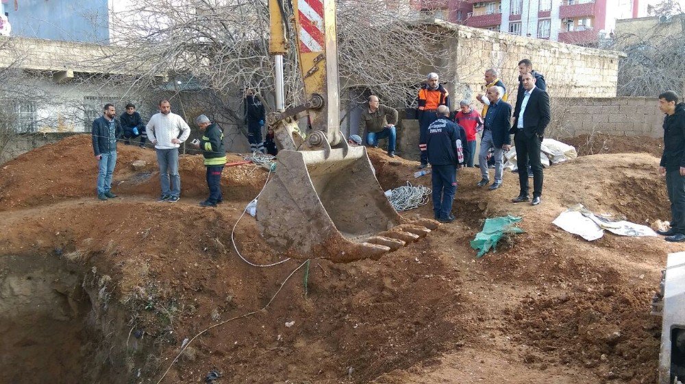 Kızıltepe’de Kuyuya Düşen Genç İçin Seferberlik