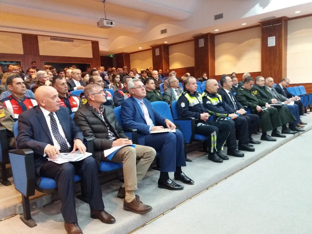 Mersin’de Öğrenci Taşıma Güvenliği Toplantısı Yapıldı