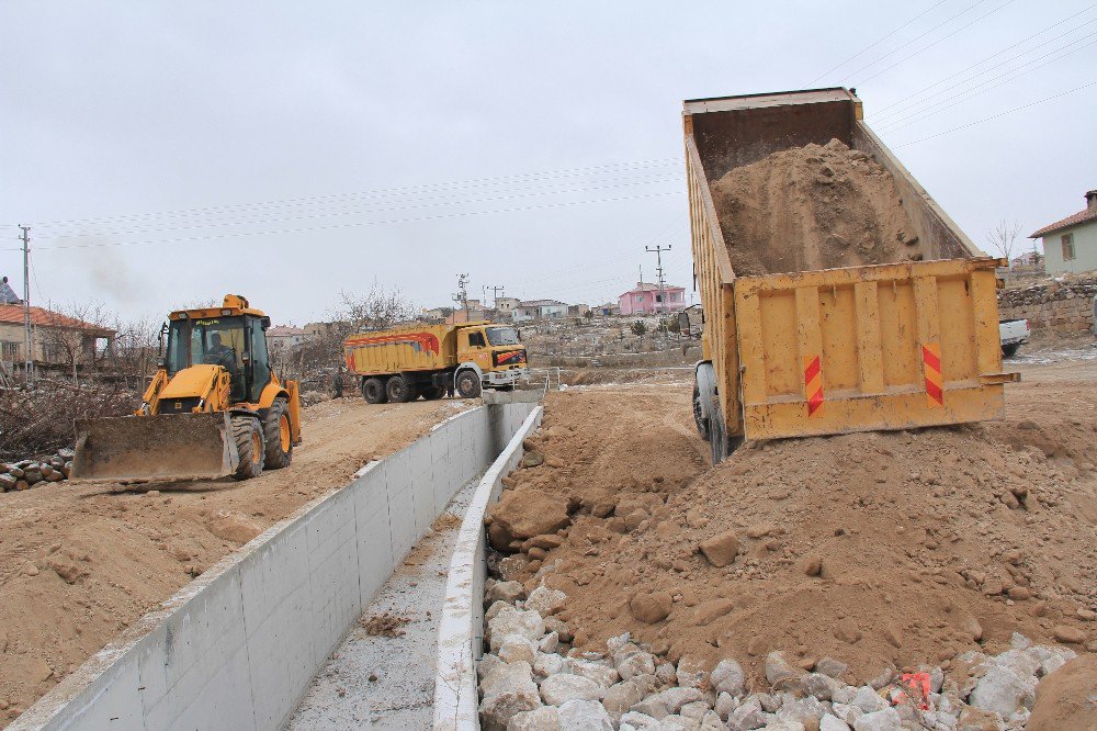 İncesu Belediyesi Tahirinli Mahallesinde Yeni Yollar Açıyor