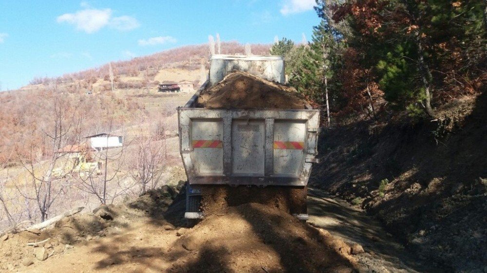 Kırsal Mahallelerde Yol Çalışması Devam Ediyor