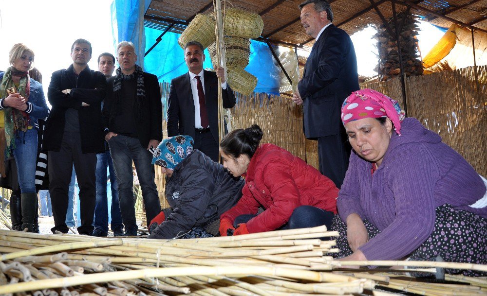 Roman Vatandaşlar İçin Açılan ’Hasır Örme Üretim Atölyesi’ Türkiye’ye Rol Model Oldu