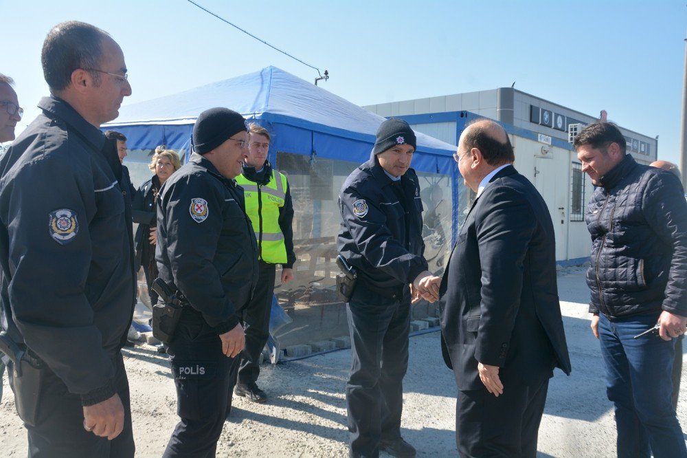 Başkan Özakcan Hem Gönülleri, Hem De İçleri Isıttı