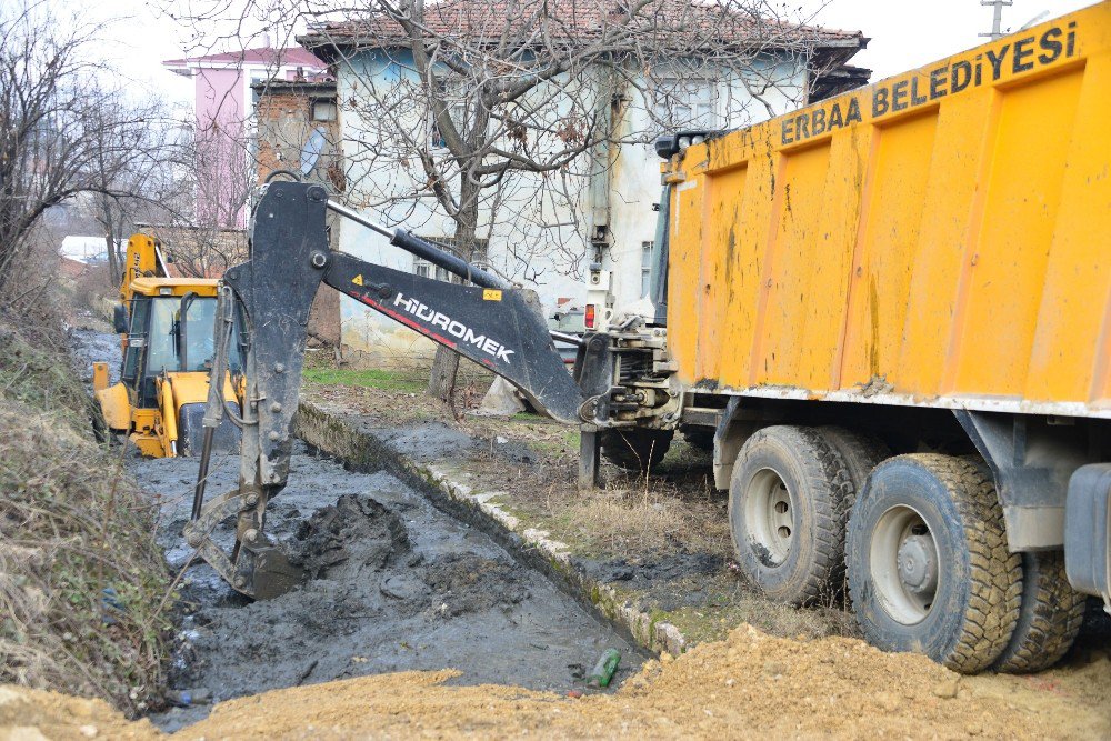 Erbaa’da Sulama Kanallarında Temizlik Çalışması