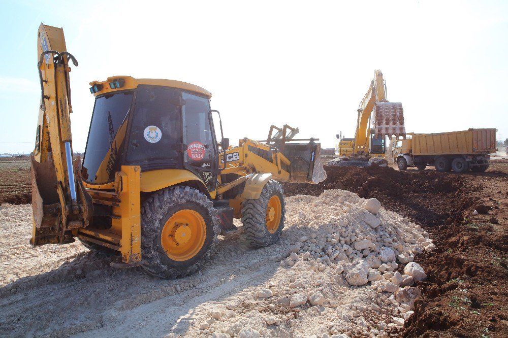 Dağeteği Mahallesinde Yol Yapım Çalışmaları