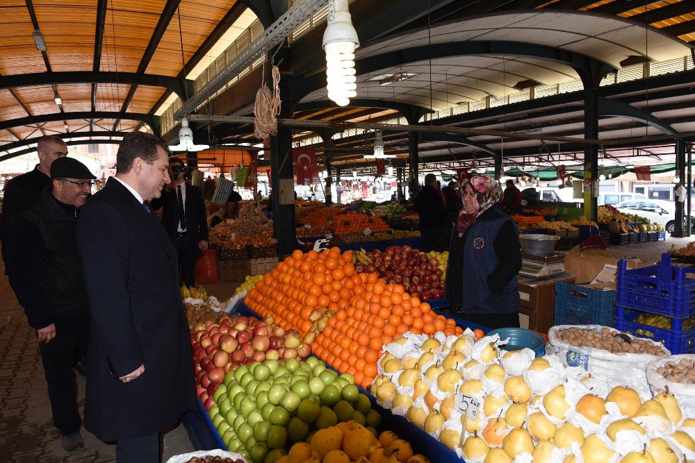 Başkan Yılmaz, Pazarcıyı Yalnız Bırakmıyor