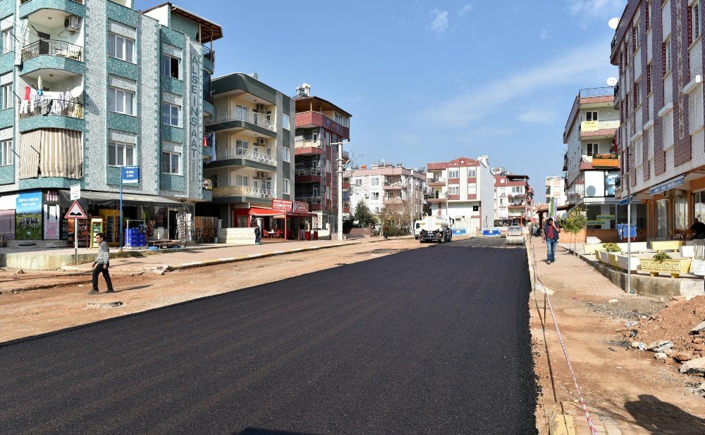 Göksu Caddesi Asfaltlanıyor