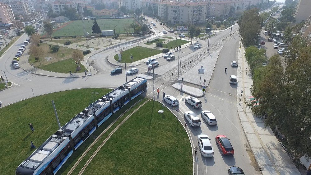 Karşıyaka Tramvayının 17 Aracı Da Geldi