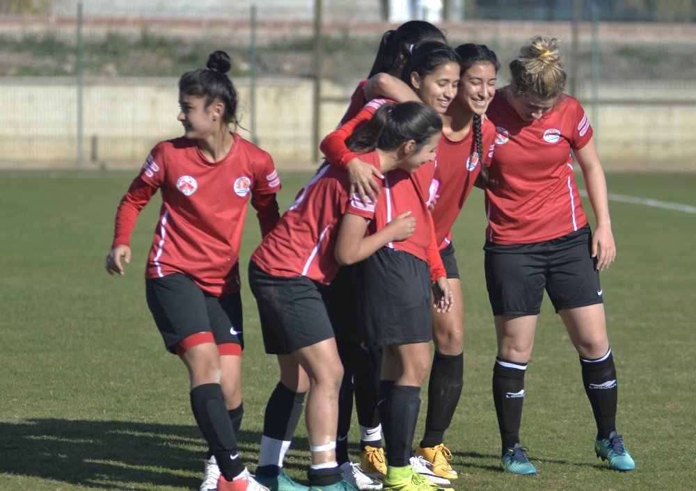 Döşemealtı Kadın Futbol Takımı Kireçburnu’nu Ağırlıyor