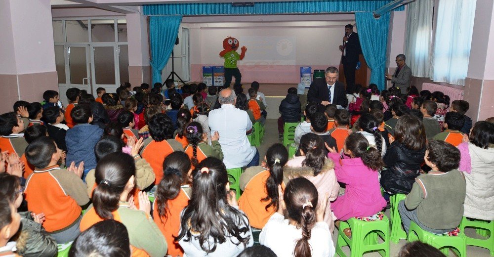 Yeşilyurt Belediyesi Çevre Bilinci Üzerine Okullarda Eğitimler Düzenliyor