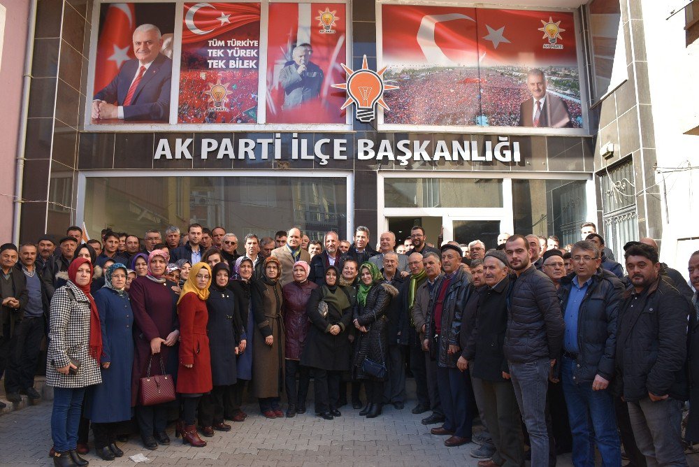 Ak Parti Milletvekilleri Referandum İcin Start Verdi